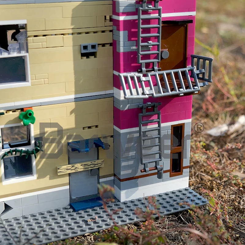 Studio MOC 66832 Apocalypse Police Station Modular Buildings Europe Warehouse Express