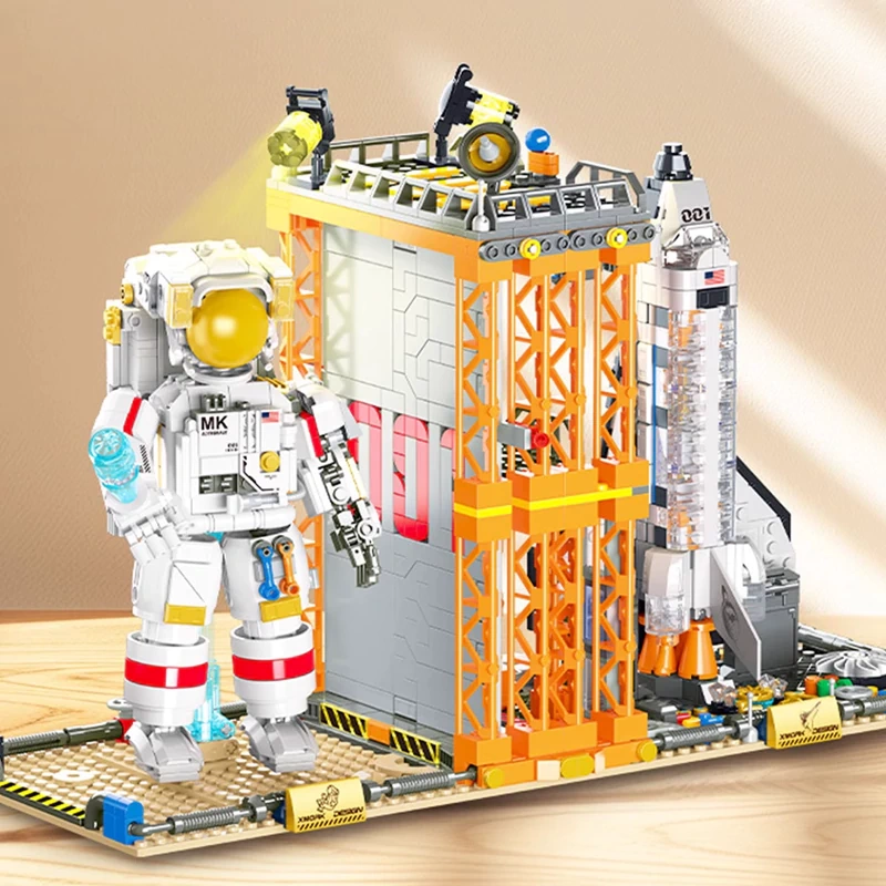 XMORK 028006 Space Bookends Booknook Creator Expert