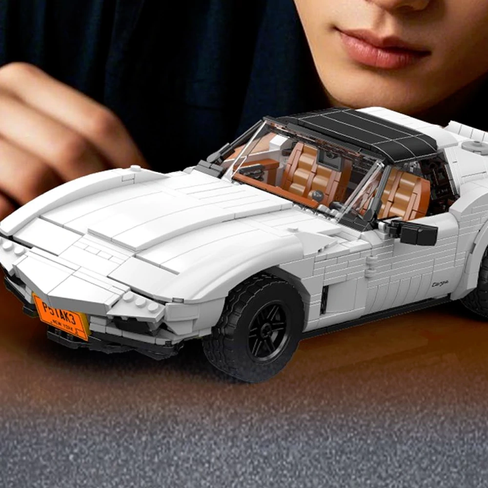 MouldKing 10198 Corvette C3 Technic