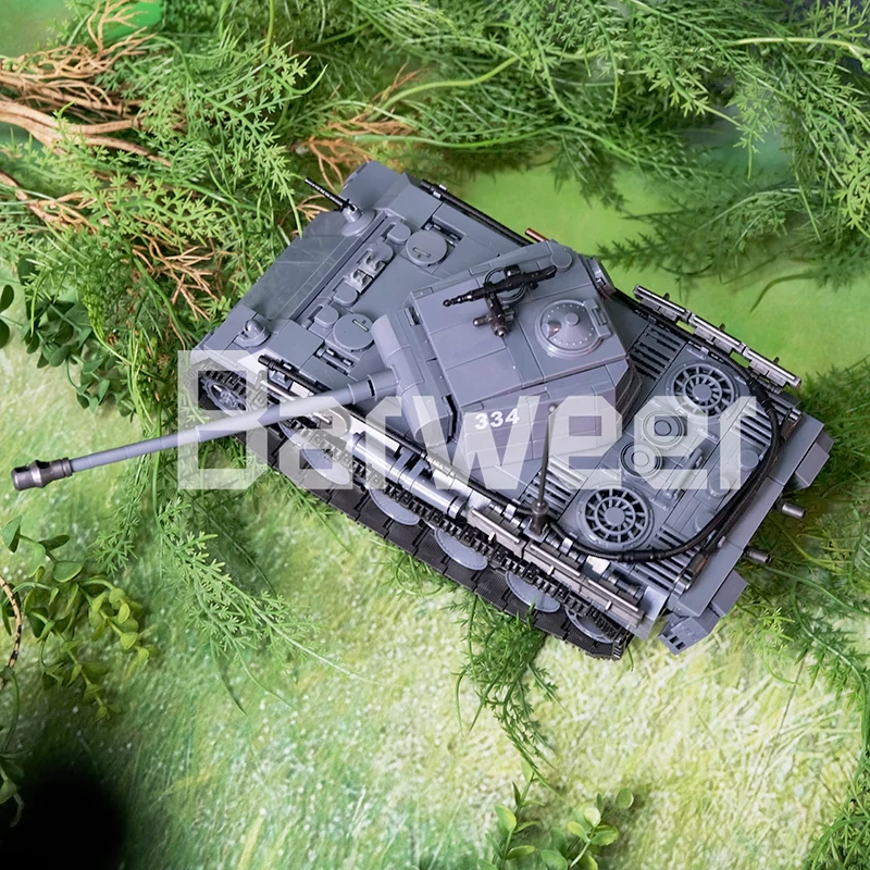[Deal] QUANGUAN 100246 Panther Ausfuhrung G Sd.Kfz.171 Military