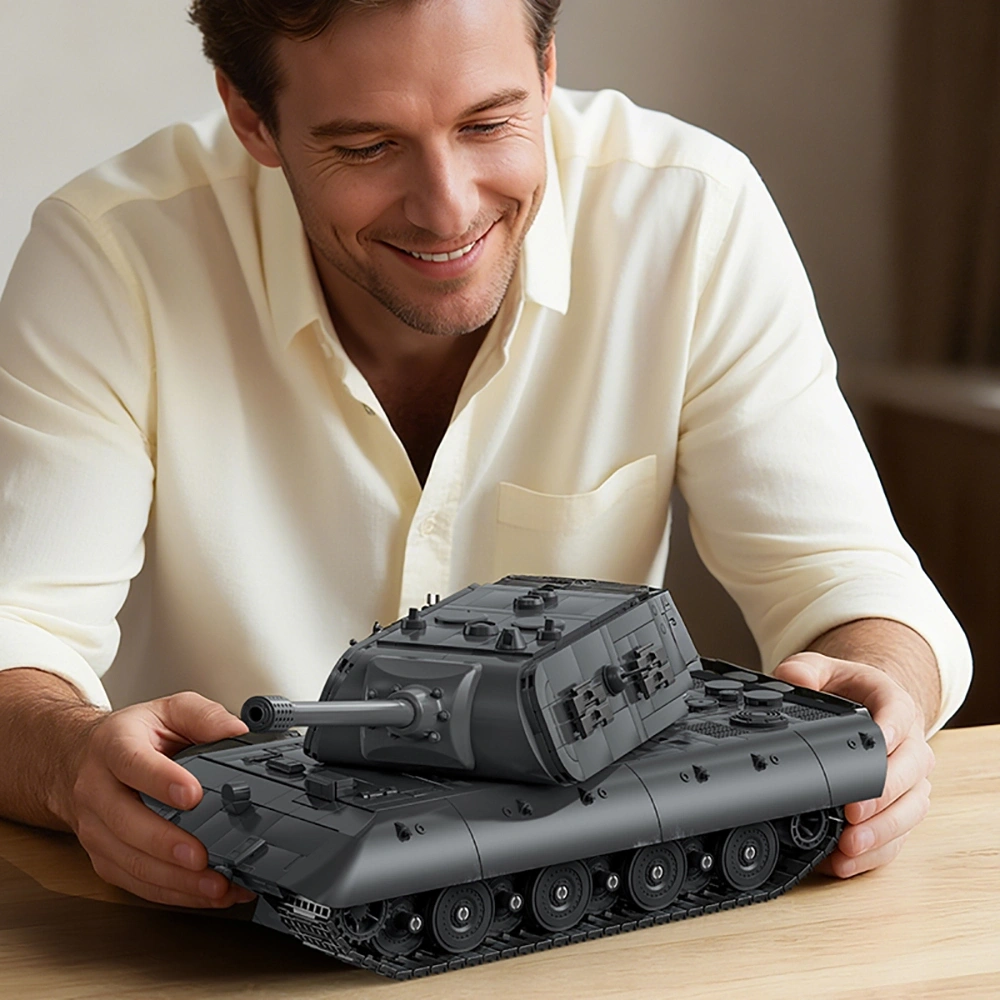 12GO 97020 E-100 Heavy Tank 1:28 Military