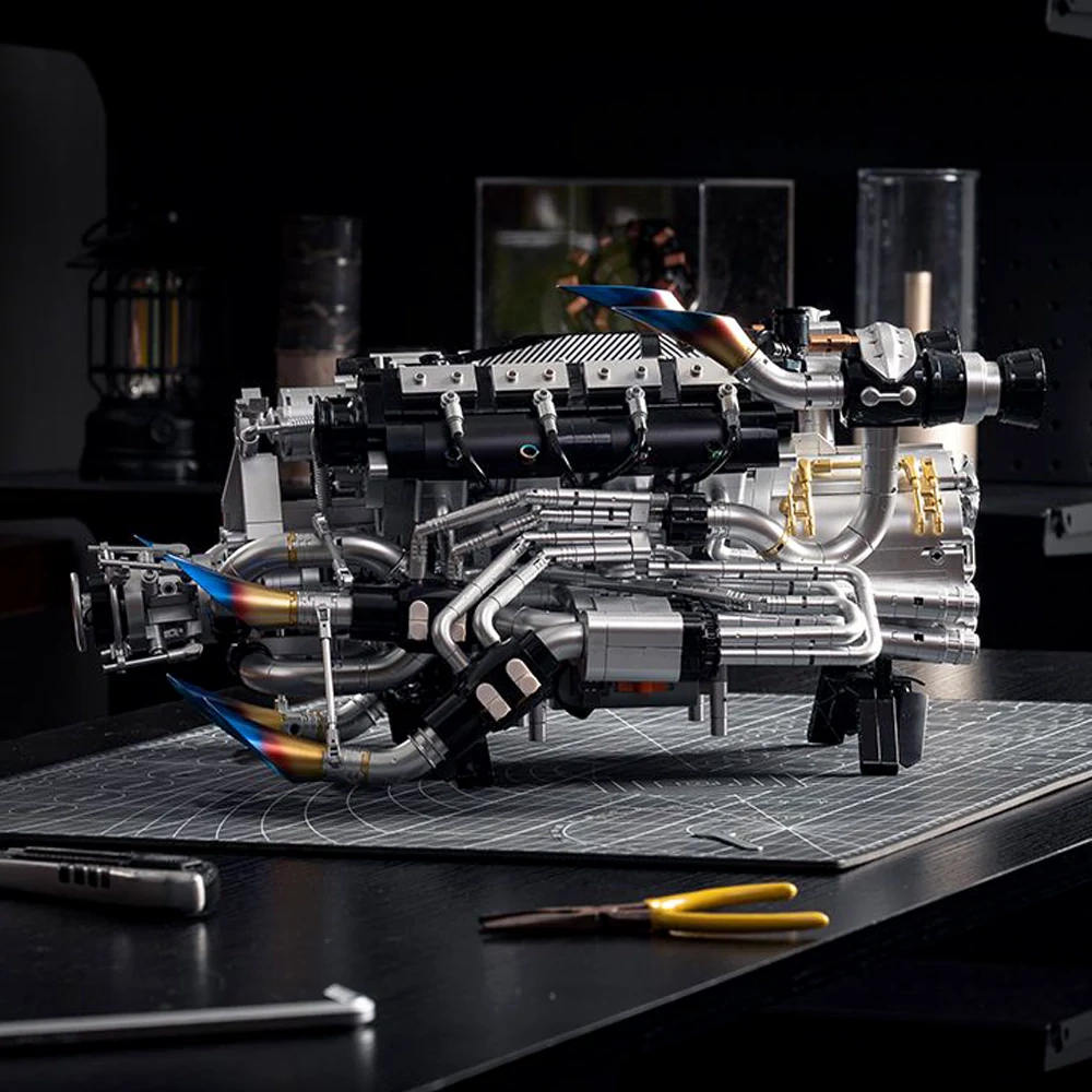 Eikee Y15002 PISTON V8 Engine Technic