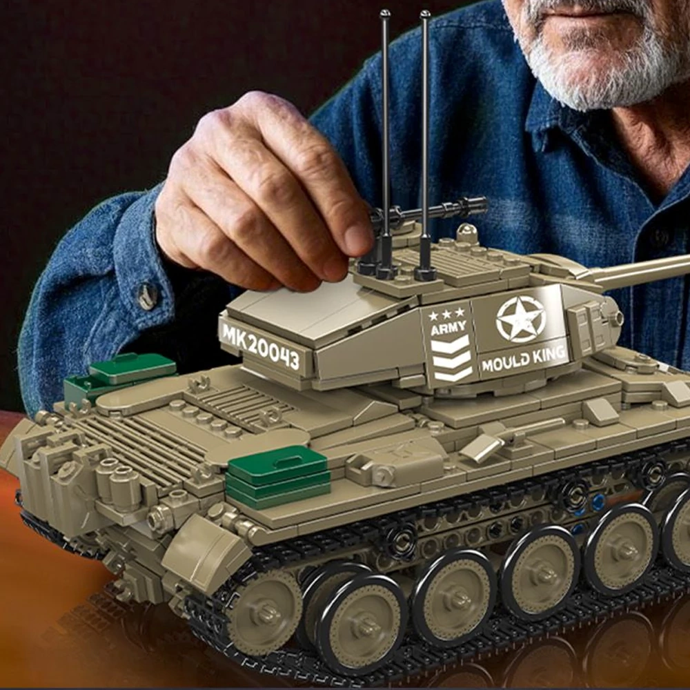 MouldKing 20043 M24 Chaffee Tank Military
