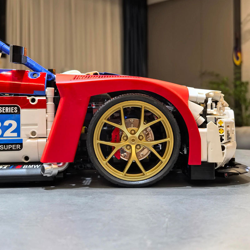 [Deal] CBOX JD040 BMW M4 1: 8 Technic