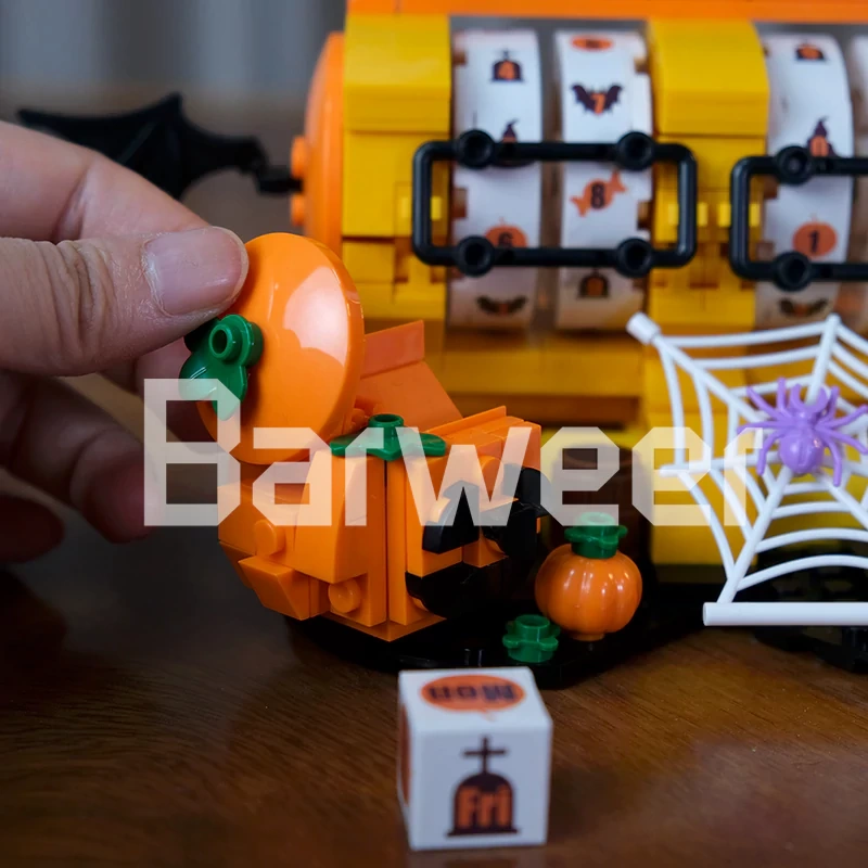 DK 715 Halloween Calendar Creator Expert