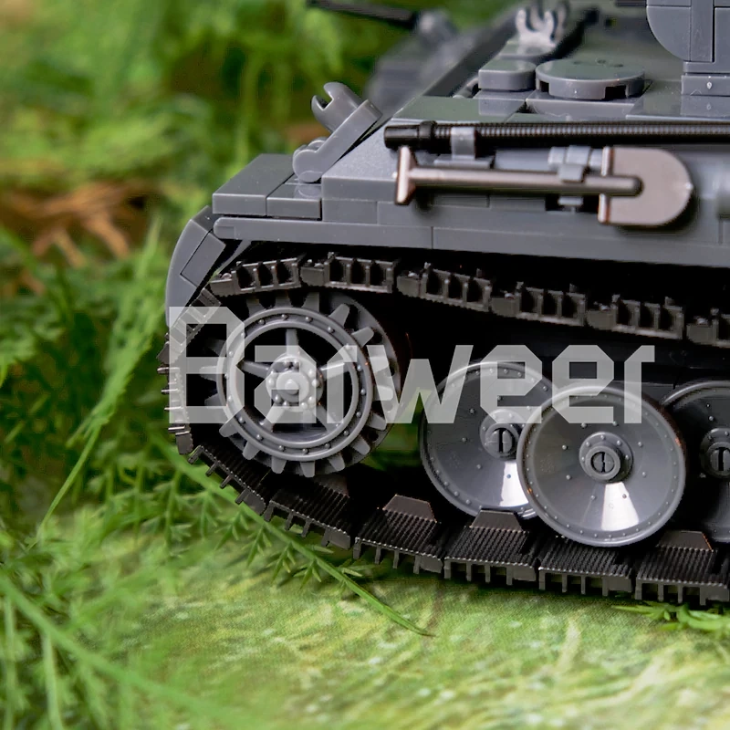[Deal] QUANGUAN 100246 Panther Ausfuhrung G Sd.Kfz.171 Military