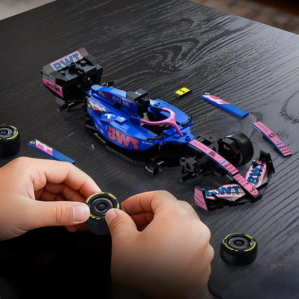 CaDA C55024 BWT ALpine Formula One Team A525 1:24 Technic