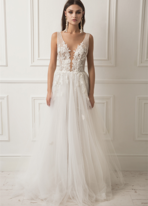 Ivory Lace Short Train Bridal Gown