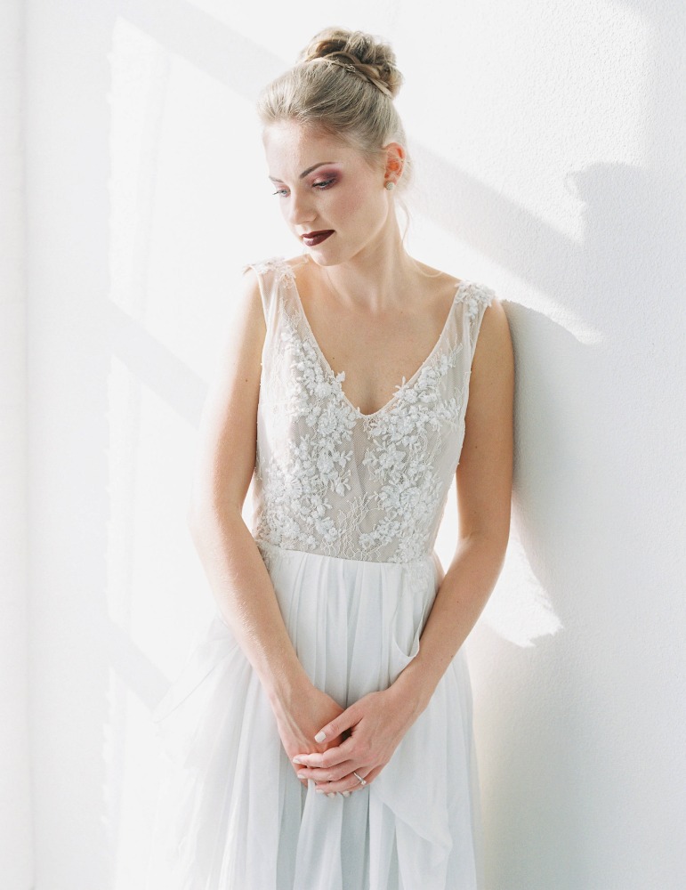 Ivory Lace Vback Sexy Bridal Gown Wedding Dress