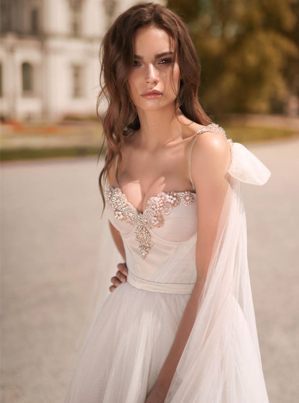 Sweetheart Beaded Sleeveless Ivory Tulle Bridal Gown Wedding Dress