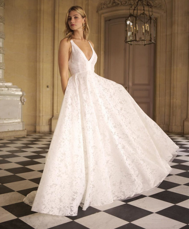 Ivory Lace Short Train Bridal Gown Wedding Dress