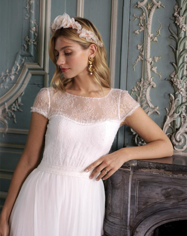 Ivory Lace Chiffon Short Train Bridal Gown Wedding Dress