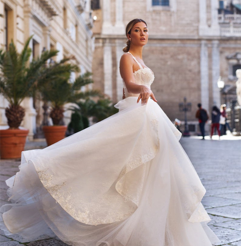 Ivory Lace Tulle Short Train Bridal Gown Wedding Dress