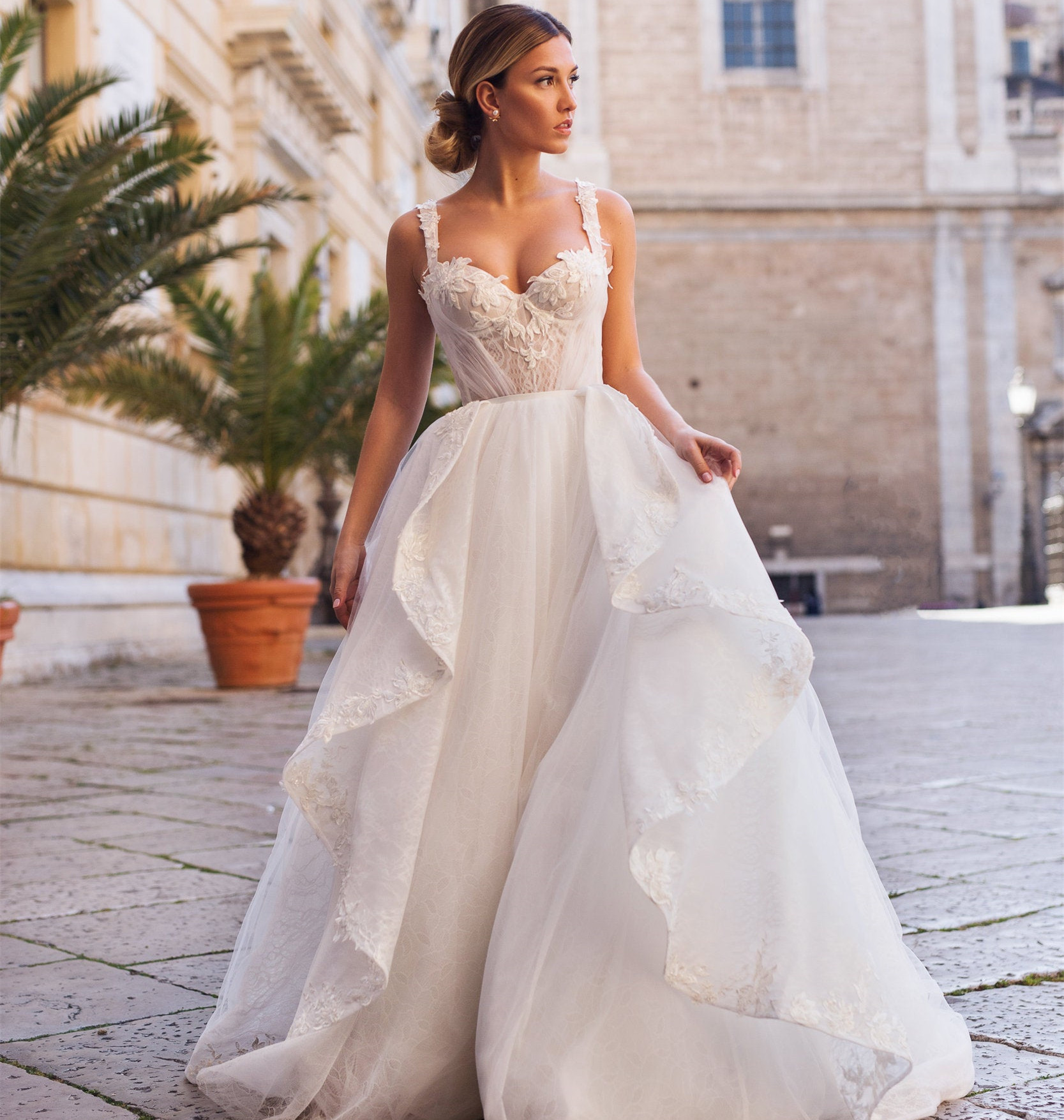 Ivory Lace Tulle Short Train Bridal Gown Wedding Dress