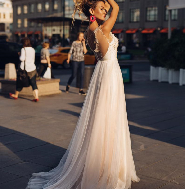 Ivory Lace Tulle Short Train Bridal Gown Wedding Dress