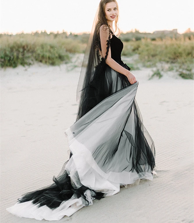 Black Lace Tulle Short Train Wedding Dress