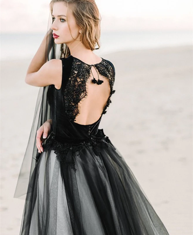 Black Lace Tulle Short Train Wedding Dress