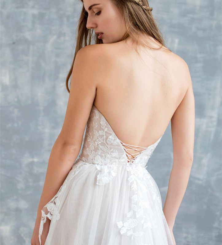 Sweetheart Ivory Lace Tulle Short Train Wedding Dress