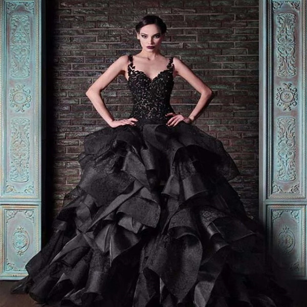Black Lace Tulle Short Train Wedding Dress