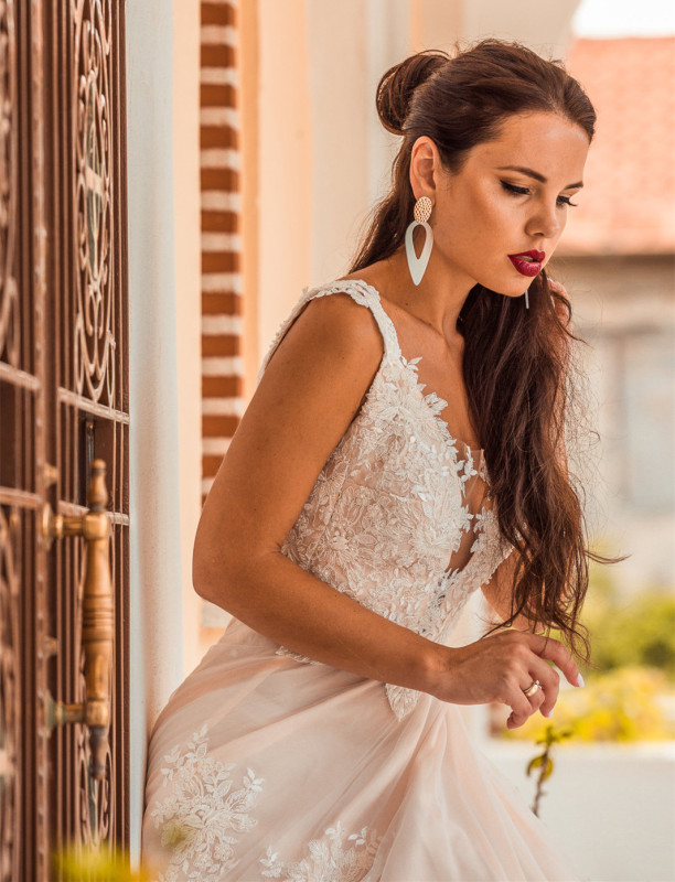 Ivory Lace Tulle Long Train Wedding Dress Bridal Gown