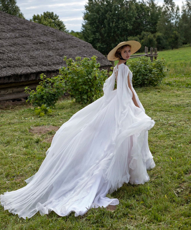 Ivory Lace Chiffon Long Train Wedding Dress Bridal Gown