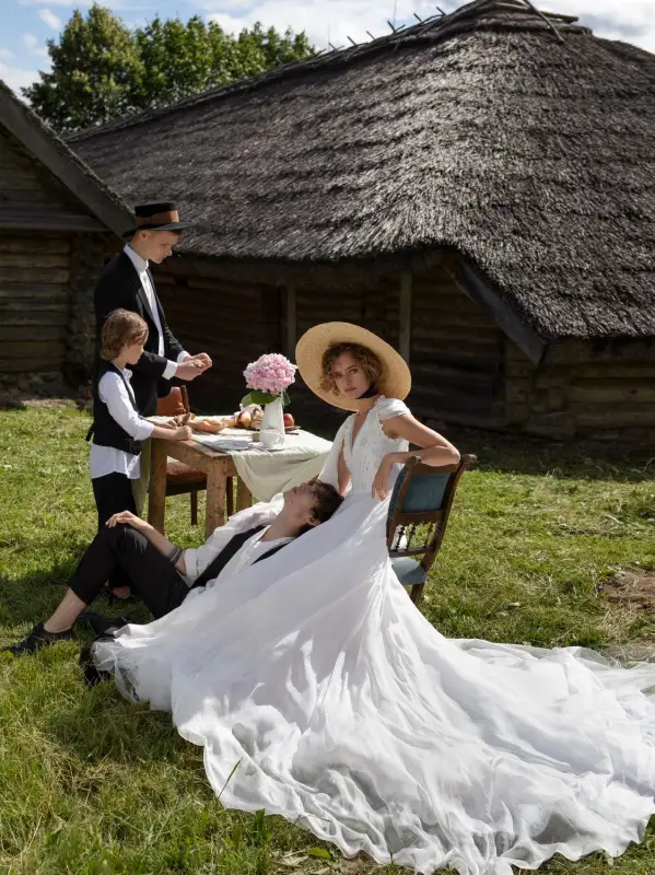 Ivory Lace Chiffon Long Train Wedding Dress Bridal Gown