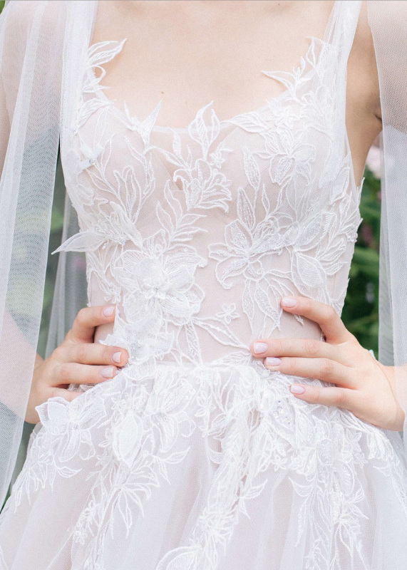 Ivory Lace Tulle Wedding Dress