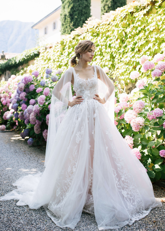 Ivory Lace Tulle Wedding Dress