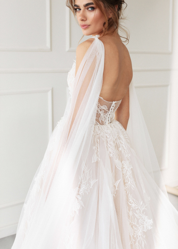 Ivory Lace Tulle Wedding Dress