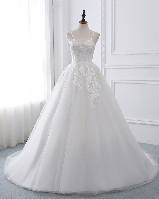 Ivory Lace Short Train Wedding Gown
