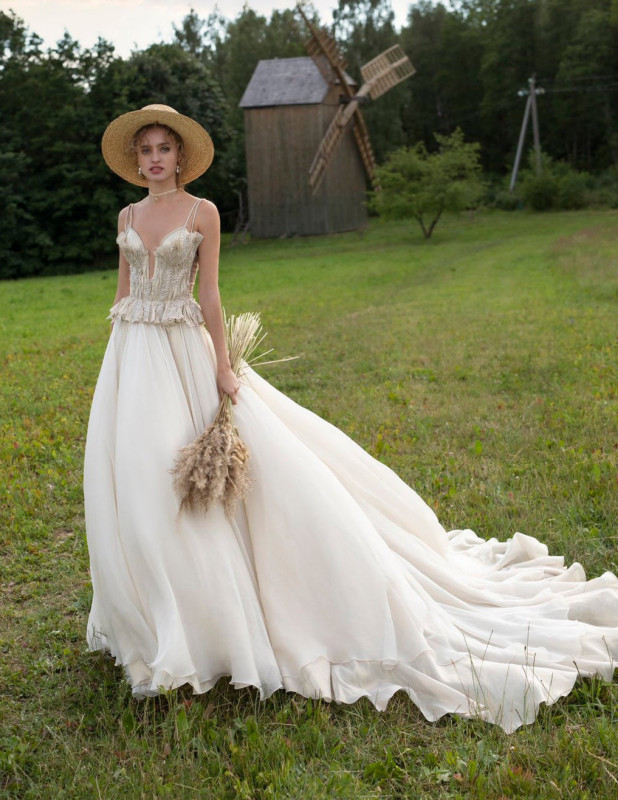 Vintage chiffon Beads Long Train Bridal Dress