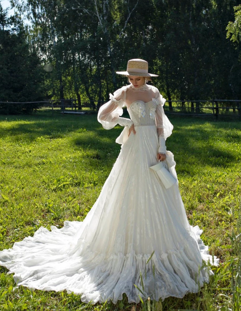 Vintage Ivory Tulle Lace Beaded Bridal Dress Vintage Ivory Tulle Lace Beaded Bridal Dress