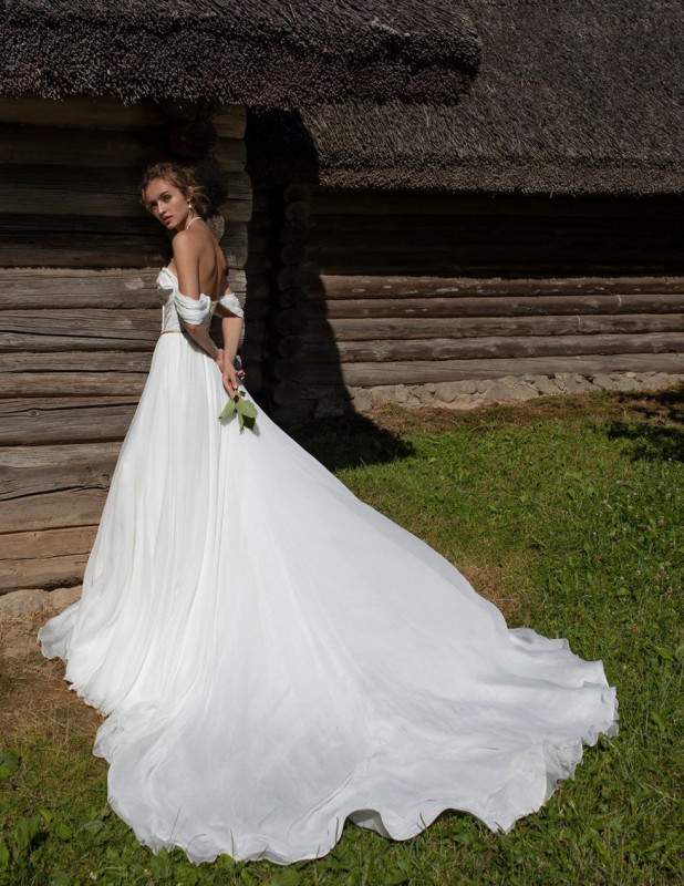 Vintage Ivory chiffon Long Train Wedding Dress