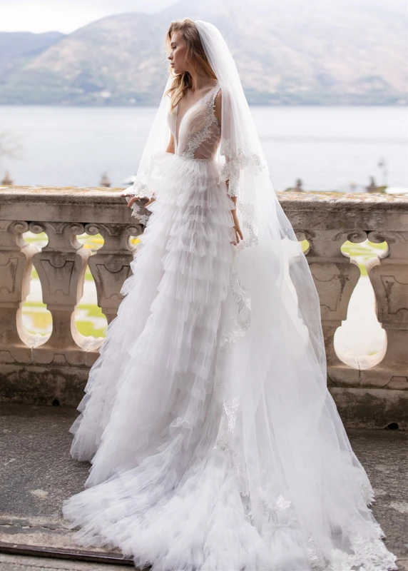 Ivory/ White Lace Tulle Wedding Dress With Veil