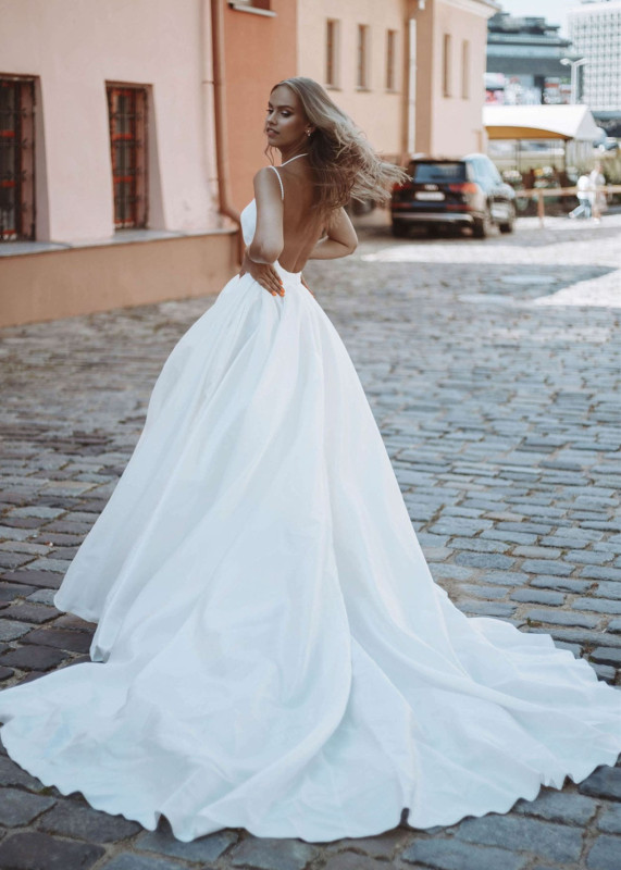 Ivory Silk Satin Sexy Wedding Gown