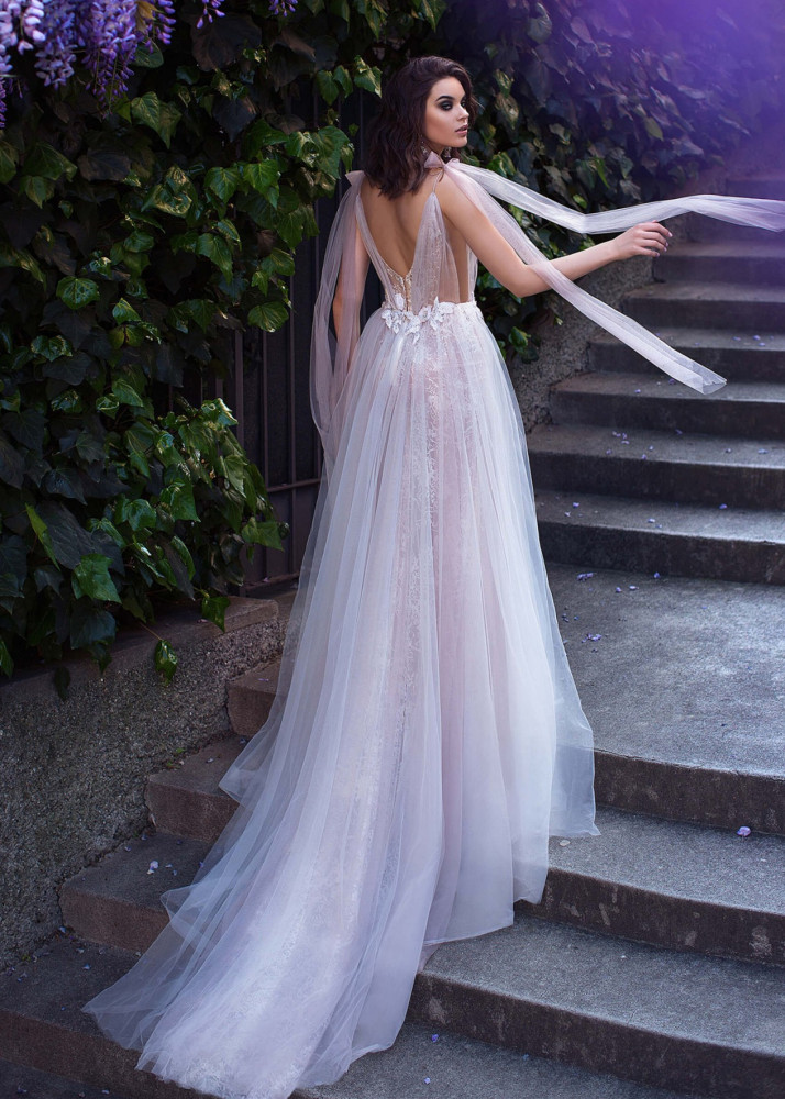 Ivory Lace Tulle Wedding Dress