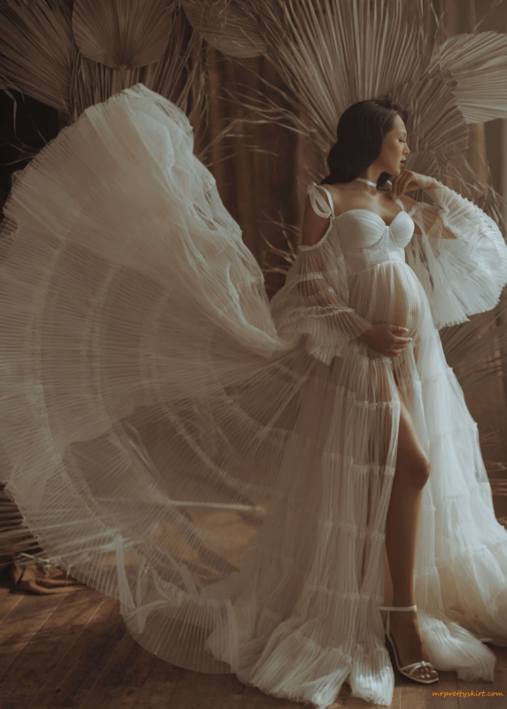 Ivory Pleated Tulle Fashion Maternity Dress For Photoshoot