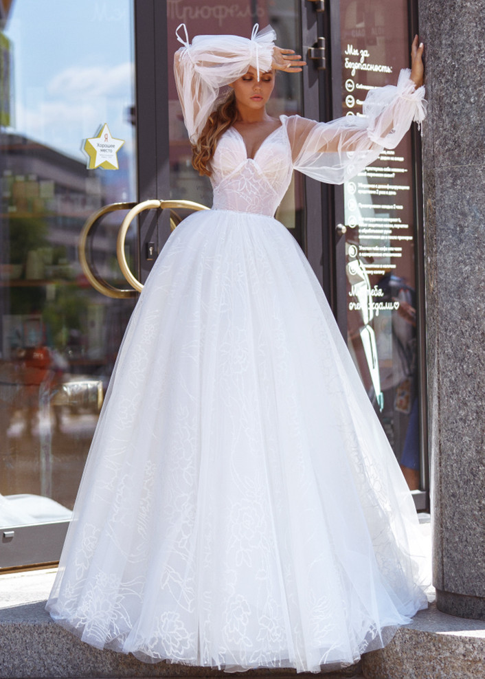 Long Sleeves Ivory Lace Tulle Wedding Dress