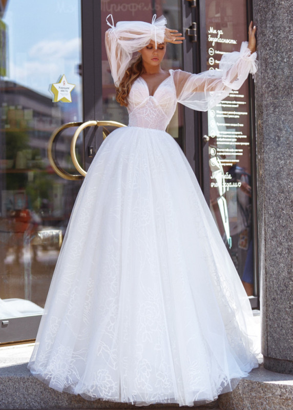 Long Sleeves Ivory Lace Tulle Wedding Dress