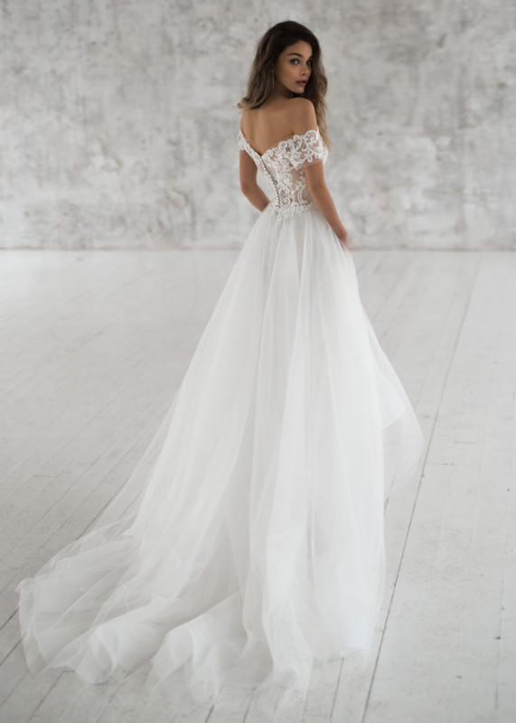 Off Shoulder Lace Tulle Classic Wedding Dress