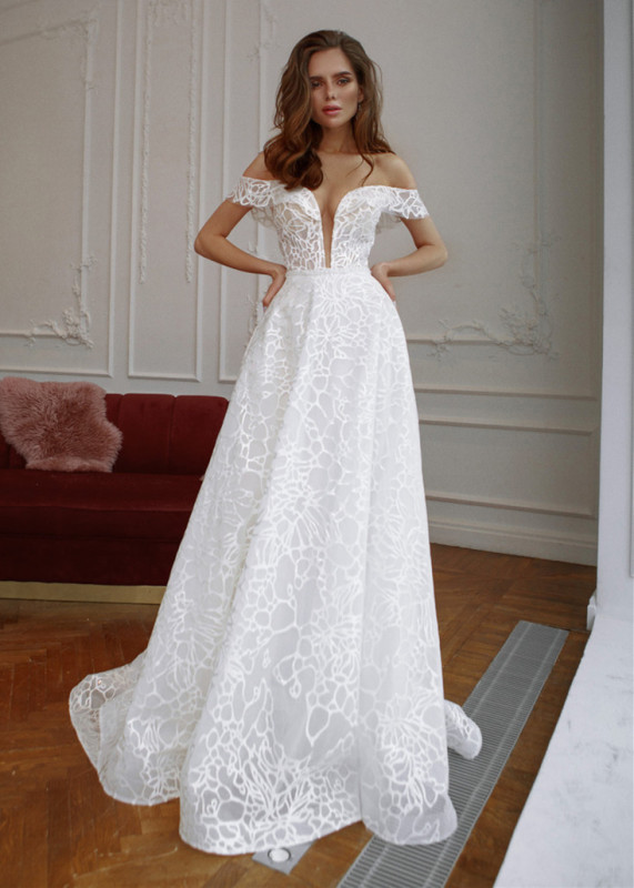 Elegant White Lace Wedding Dress