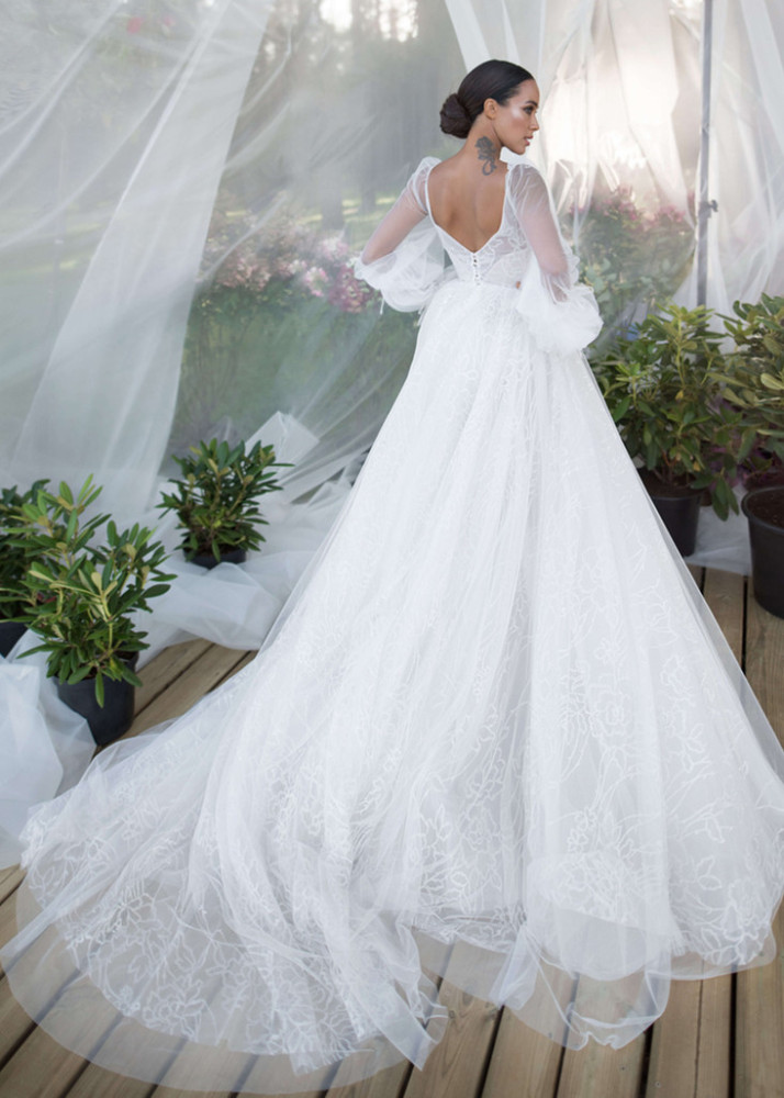Long Sleeves Ivory Lace Tulle Wedding Dress