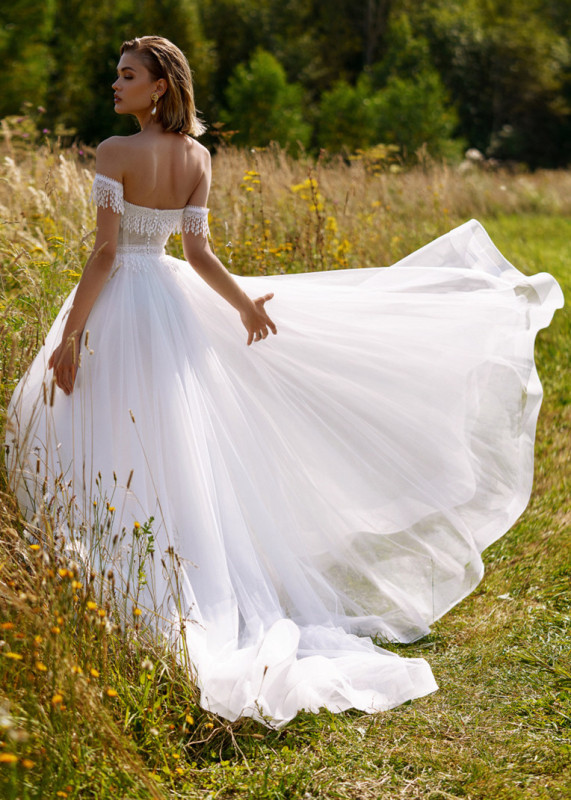 Off Shoulder Lace Tulle Wedding Dress