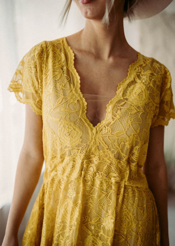 Short Sleeves Yellow Lace Maternity Dress