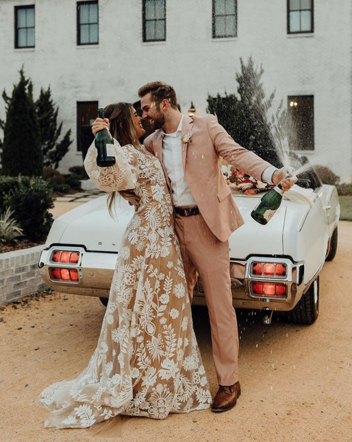 Ivory Lace V Neck Popular Wedding Gown