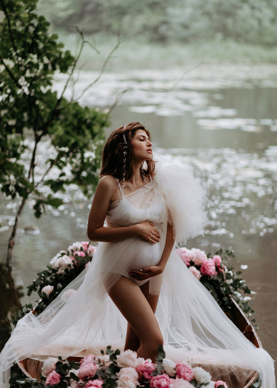 One Shoulder Tulle Fashionable Maternity Dress