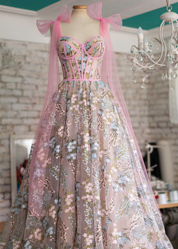 Tulle Straps Embroidery Elegant Prom Dress