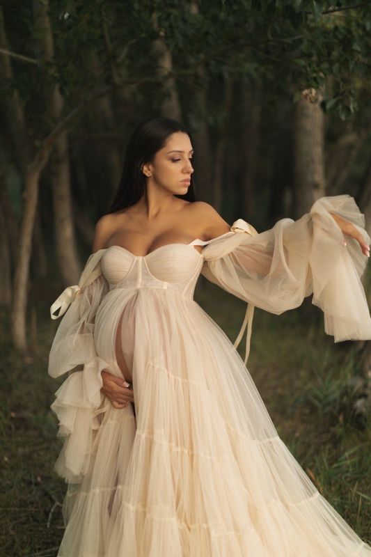 Cream Tulle Maternity Dress/Photo Shot Dress