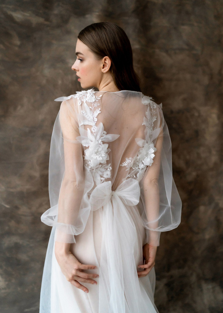 Ivory Lace Tulle Wedding Dress