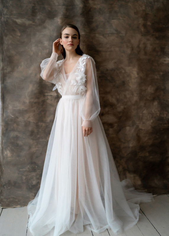 Ivory Lace Tulle Wedding Dress